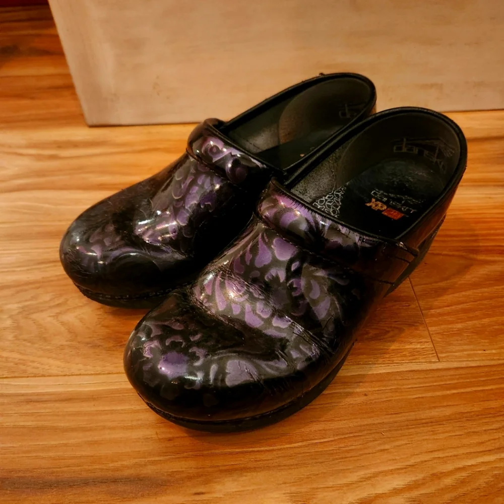 Dansko XP Clogs - Picture 1 of 7